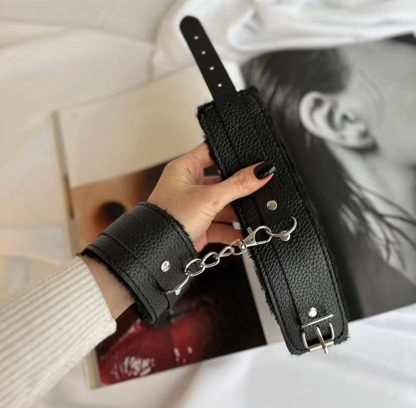 Soft Heand Cuffs for Couples Play (Black)
