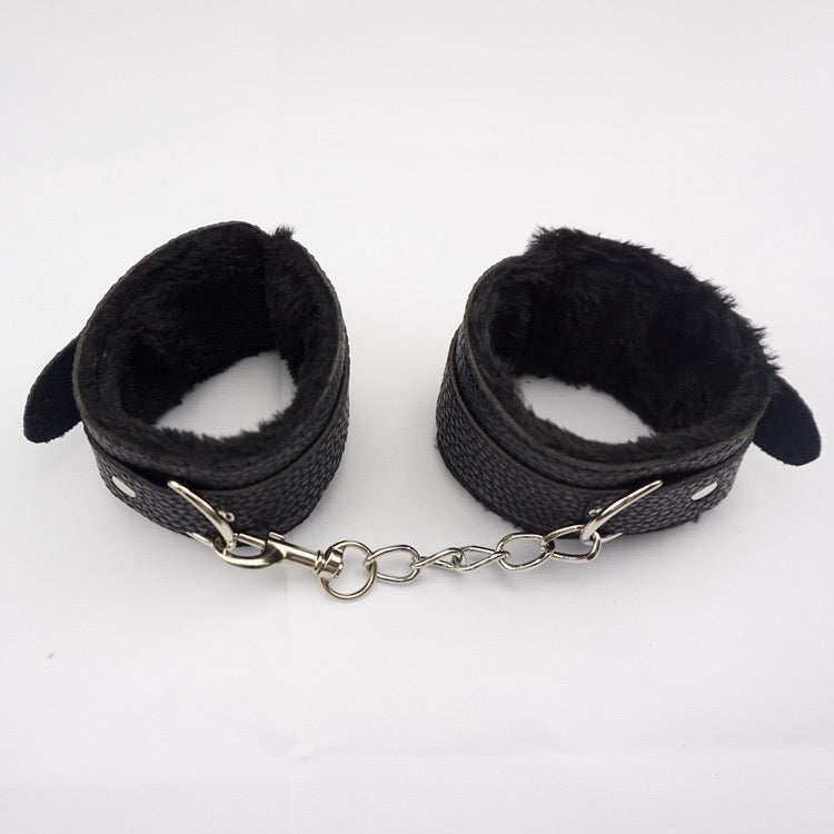 Soft Heand Cuffs for Couples Play (Black)