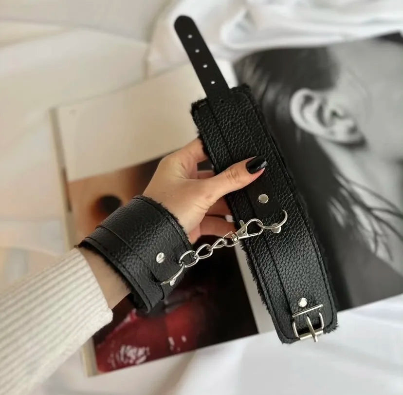 Soft Heand Cuffs for Couples Play (Black)