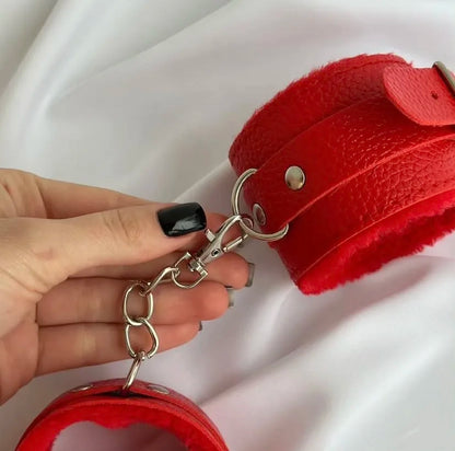 Soft Heand Cuffs for Couples Play (Red)